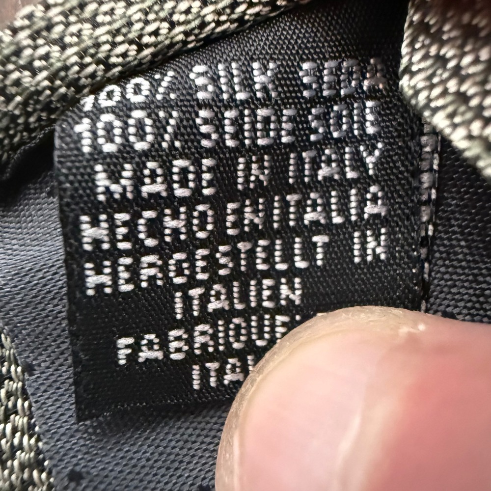 Geoffrey Beene Mens Silver Grey Micro Weave 100% Silk Necktie Made in Italy 4in - Picture 4 of 6